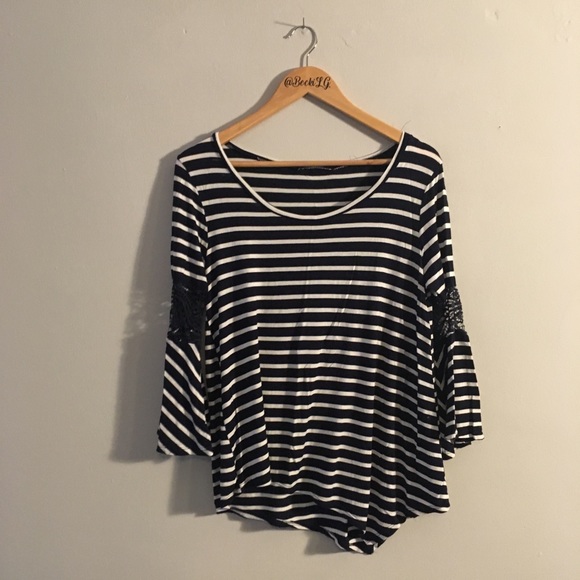 Tops - ❗ FINAL SALE❗ Striped Handkerchief Hem Top